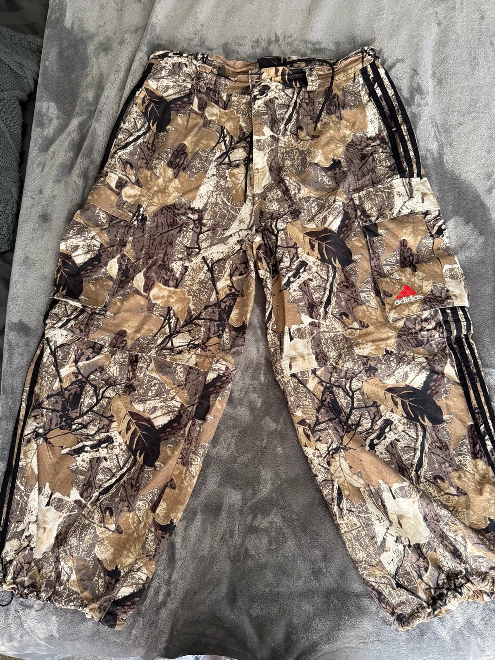 adidas ORIGINALS CAMO CARGO ZIP-OFF PANT